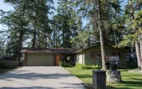 Auberge Kicking Horse Guest House Các khách sạn gần Emerald Lake
