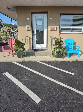 Huntsville Inn Отели в г. Port Sydney