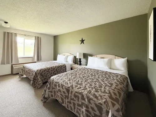 The Trail Inn - Stanton IA - Halland Ave Hotels in Red Oak