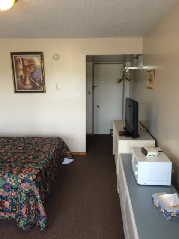 Pals Motel and RV Park
