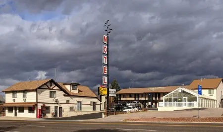 Aquarius Inn Отели в г. Loa