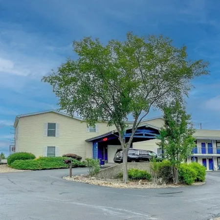 The No Wake Inn - Osage Beach