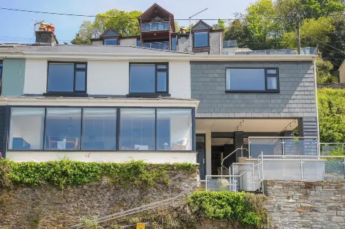 Anjoma Hotels in Looe