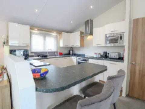 21 Norman Drive Lodge