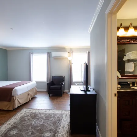 The Dahlonega Square Hotel & Villas