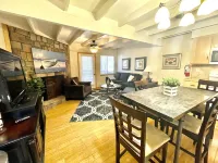 Mountain Harbor Lodge Cottage on Lake Ouachita Hotels in Mount Ida