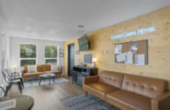 Silver Sands Motel