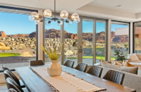 紅色遮陽篷的雪峽谷度假勝地#13