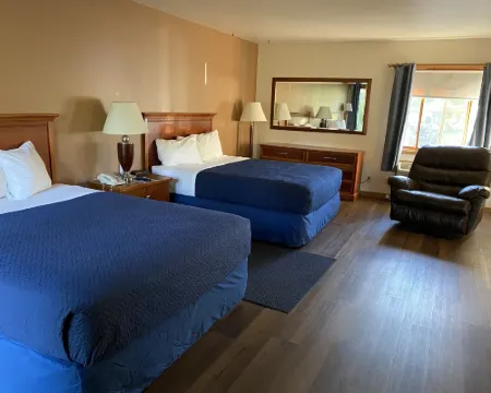 Village Inn on the Lake Hotels in Two Rivers