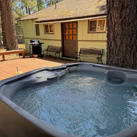 Mountain Xscape - Hot Tub, Fireplace, Deck, Barbeque