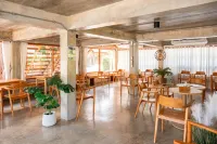 Lan Long Khao Cafe & Resort Hotels in San Pa Tong