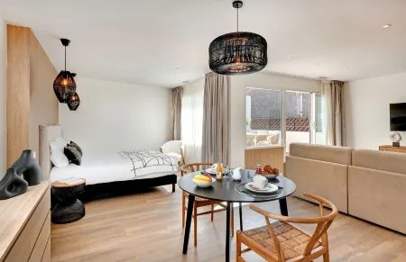 Les Appartements de Collioure Отели в г. Коллиур