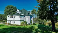 Shamrock Suites Hotels in Florenceville-Bristol