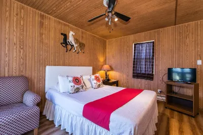 The Wisconsin Wood Inn Отели рядом с достопримечательностью «Ottensman Hall»