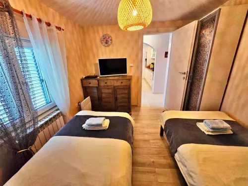 Villa Antoana with pool + SPA whirlpool + finnish sauna + PlayStation 4 + WiFi