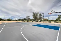 Patio and Fire Pit Family Retreat in Cave Creek! - 방갈로
