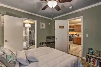 Renovated Home w/ Screened-in Patio on Hwy 90! - Wifi
