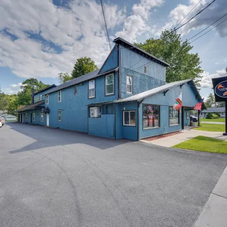 Spacious Old Forge Condo w/ Patio & Fire Pit!
