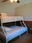 Lost Pines Guesthouse - Beautiful views and only 5 minutes to Yellowstone Park