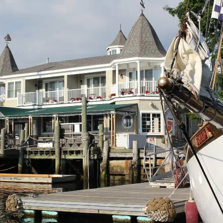 Grand Harbor Inn