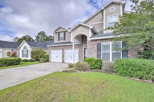 Spacious Pooler Home w/ Family-Friendly Perks - Homestays