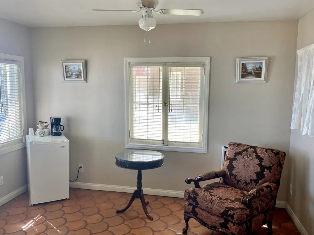 Tioga Lodge at Mono Lake Kamar Photos