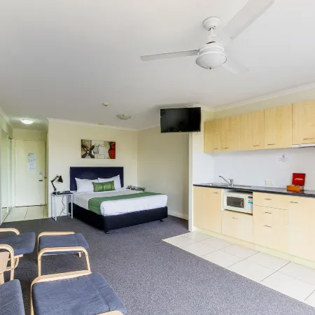 The Wellington Apartment Hotel Отели рядом с достопримечательностью «Скалы Кангару-Пойнт»