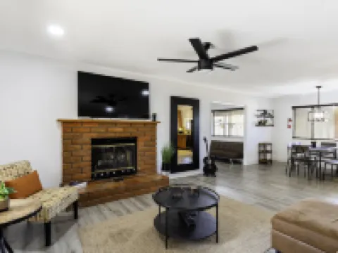 Sky Harbor House - Centrally Located W/Hot Tub 3 Bedroom Home by RedAwning Hotels in Yucca Valley