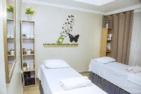 Tropical Plaza Apartments