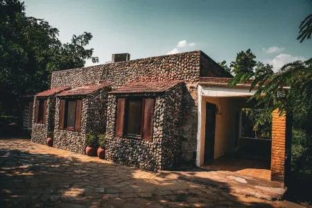 Shivika Lake Hotel Ranakpur Отели рядом с достопримечательностью «Sri Sonana Khetlaji Navi Dham»