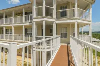 Ozark Mountain Getaway -Lake Access - Beautiful Views - Close to SDC!