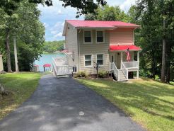 Charming SML lake front 3-bedroom house with WiFi and AC in beautiful Huddleston