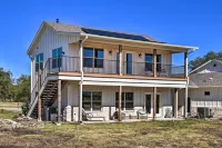 Dog-Friendly Apartment ~ 32 Mi to Fort Worth! - 3-Star