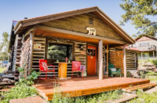 Authentic Vintage Cabin 9 Miles from Glacier