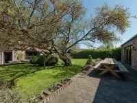 Spacious Waimes Villa