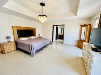 20) Suite for 4 People