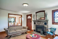 Charming Stone Cottage and Rustic Barn - Serene Mountain Escape Отели в г. Мак-Дауэлл