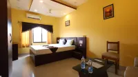 Golden View Resort and Restaurant Hotels near Betel Garden (Paner Boroj)