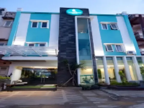 Tropical Point Hotel Syariah Hotels in Mandonga