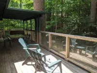 Snowshoe Hare Cabin at the Adirondack Lodge - 5 mins to Lake George Village