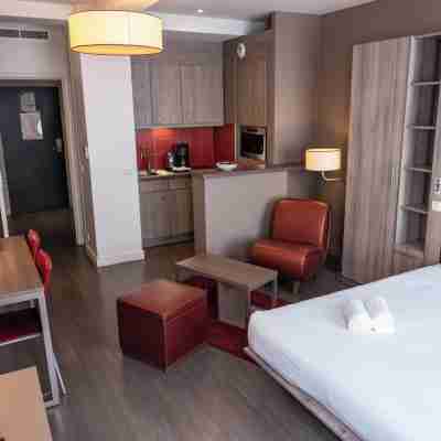 B&B HOME Caen Centre Gare Rooms