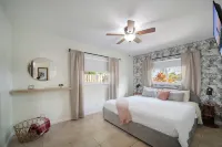 Sun-Soaked FLL Getaway • Pool • BBQ • Near Beaches