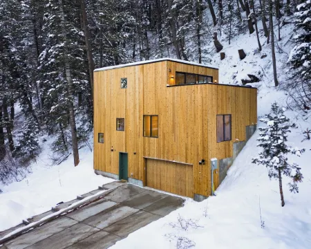 Parkview Mountain House Luxury Ski Home w/ Hot Tub Near Trails & Downtown Hotels in Summit Park