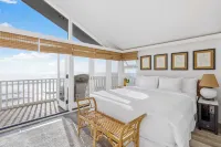 Unbeatable Beachfront Bliss w/ Ocean Views, Luxe Interiors & Patio Beach Road Hotel dekat The Pilgrim