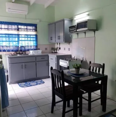 A & E Rentals のホテル