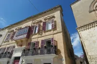 Mdina Main Square Duplex in City walls•Unique Balcony with Cathedral &City Views Hotels in Mdina
