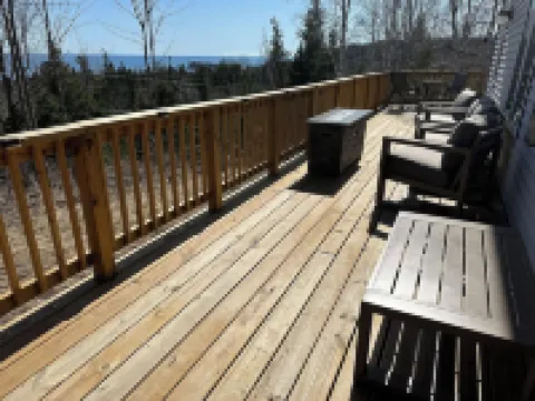 Sweeping lake views-5 min drive to Gooseberry-10 min to Two Harbors-3 bedrooms Hotels in Silver Creek Township