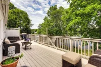 Lakefront Cottage 2 Mi to Palladium in Worcester!