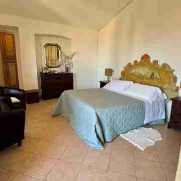 In the center of Assisi apartment with wonderful terrace Rooms