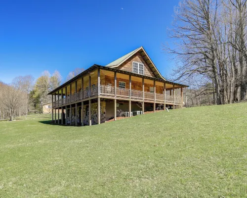 Tranquil Mountain Getaway in Troutdale: Game Room! Hotels in Smyth County
